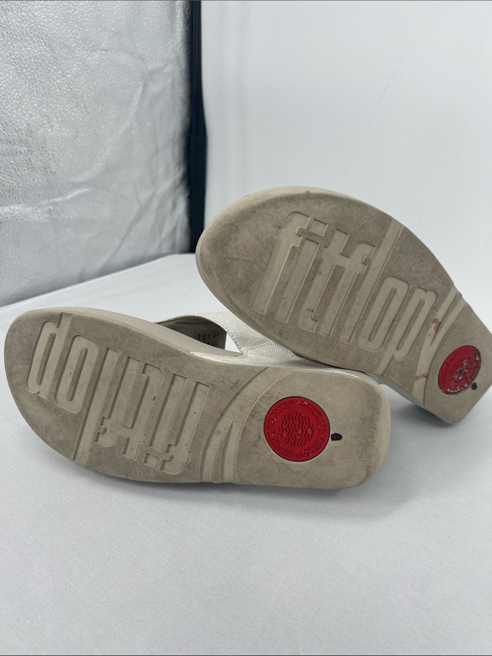 FitFlop Lulu Glitz thong sandals - Picture 8 of 9